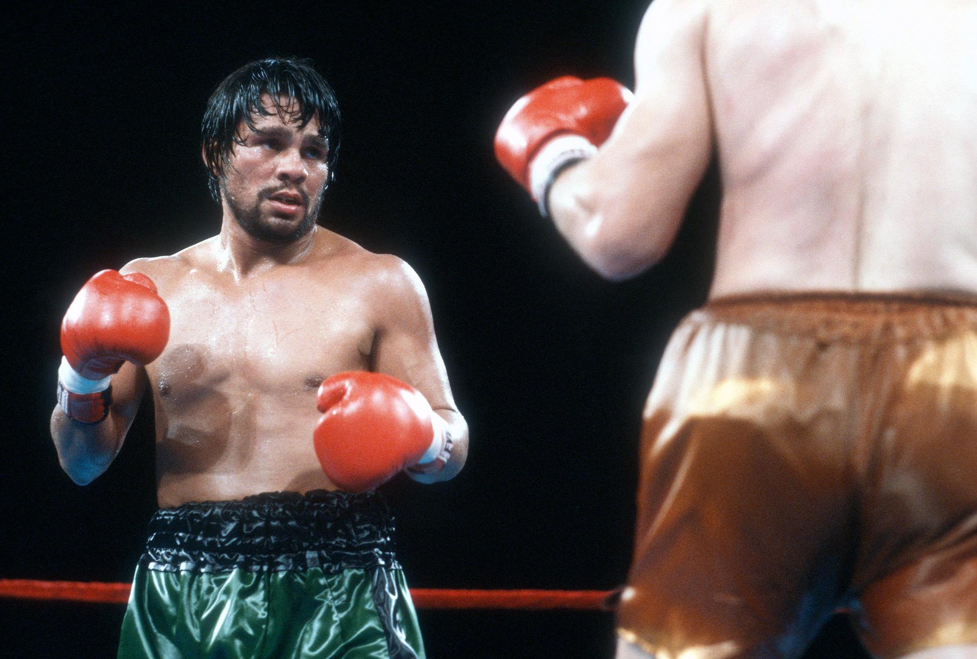 9. Roberto Duran.jpg