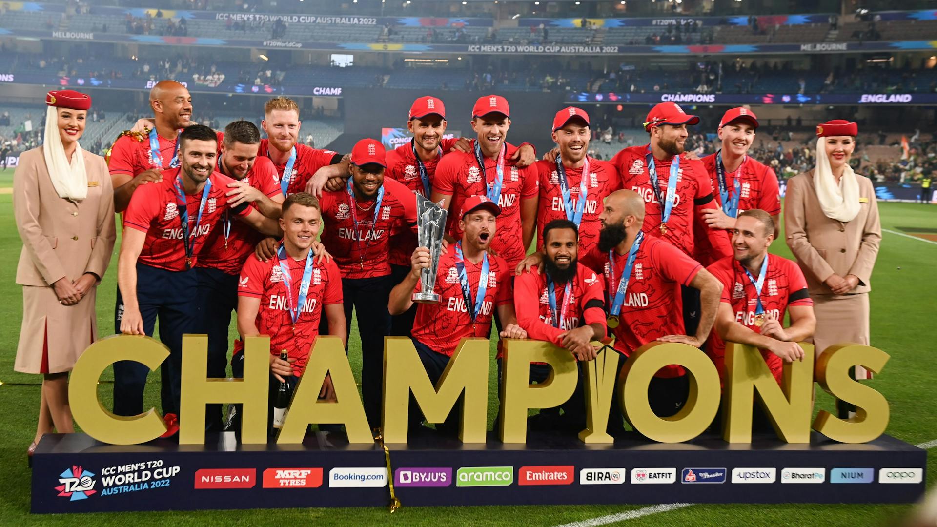 England with 2022 T20 World Cup Trophy.jpeg