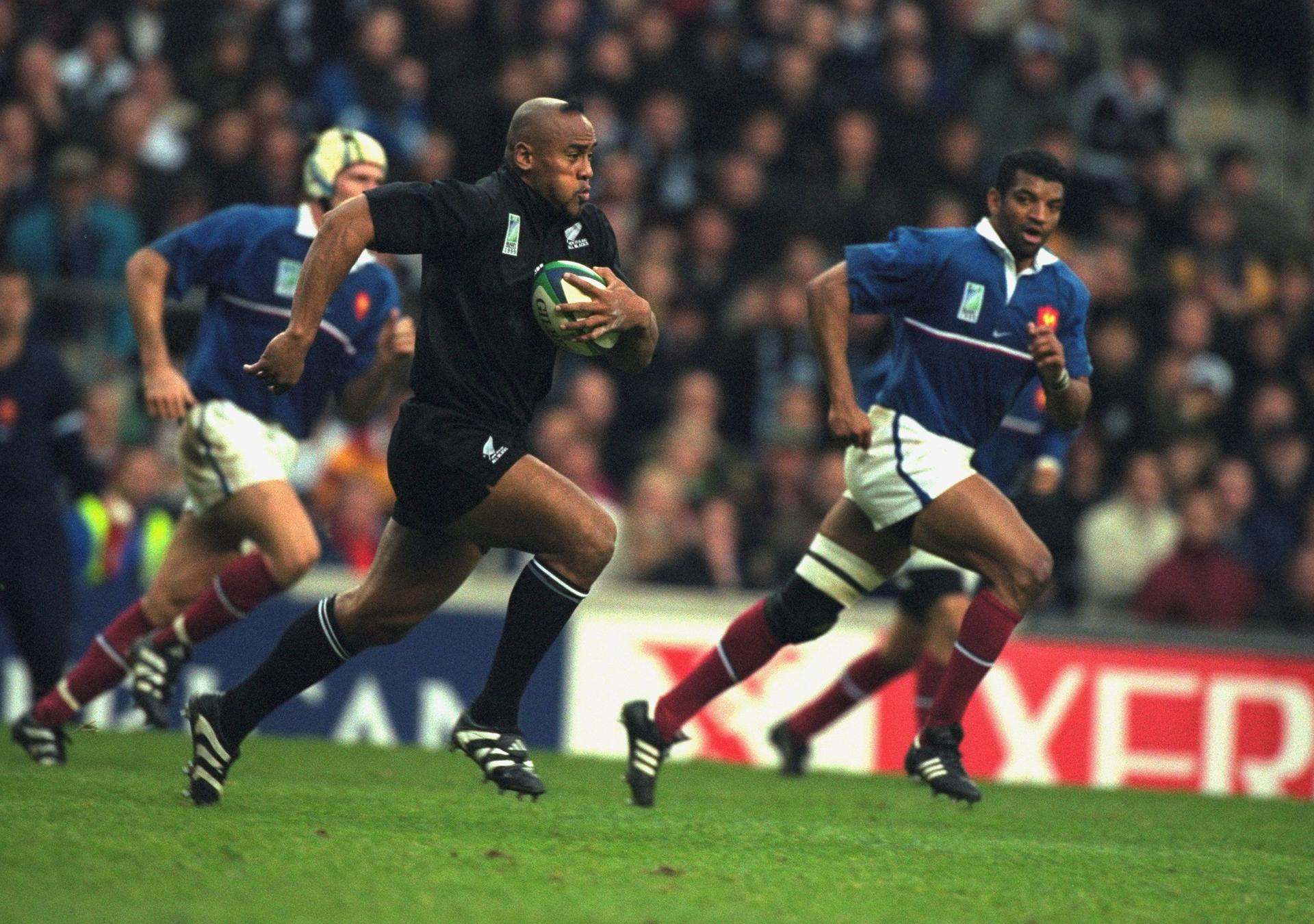 Jonah Lomu of New Zealand