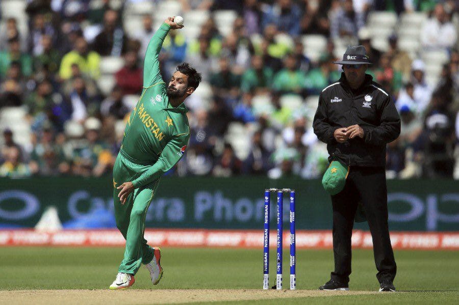 Mohammad Hafeez Bowling in ODI Action.jpeg
