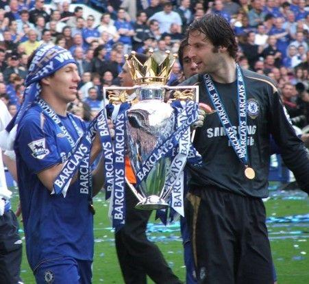 Petr Čech lifts his second English Premier League title in 2006 