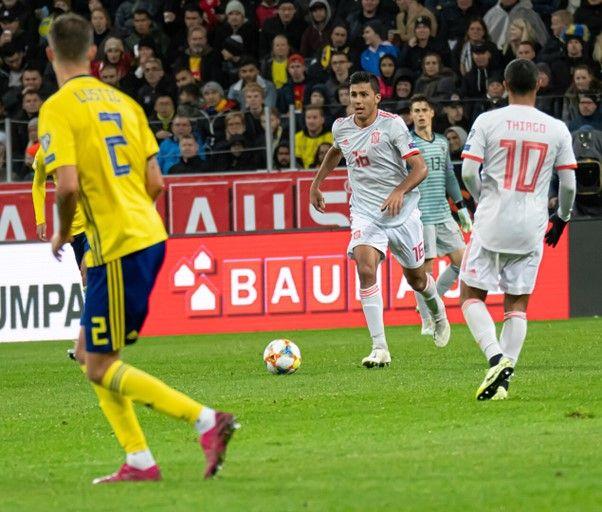 Rodri, the best defensive midfielder in the world,  playing for Spain in 2019 