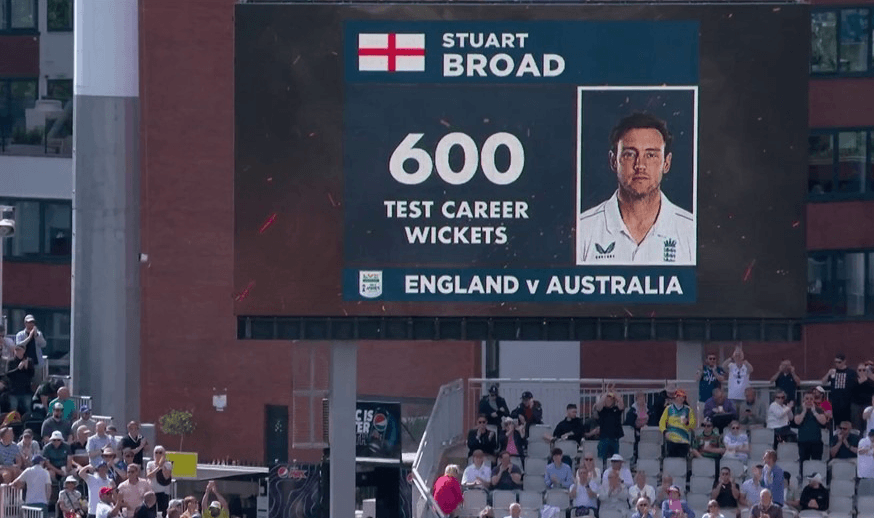 Stuart Broad 600 Test Wicket in the Big Screen.png