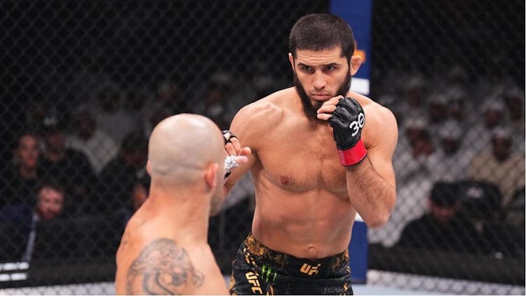 UFC 294: Islam Makhachev vs Alex Volkanovski