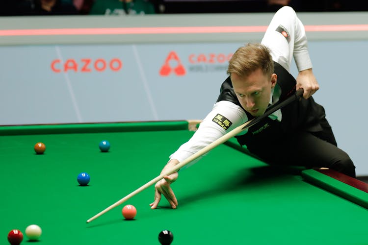 2024 World Snooker Championship: Judd Trump Eases Past Tom Ford Despite Late Pressure 