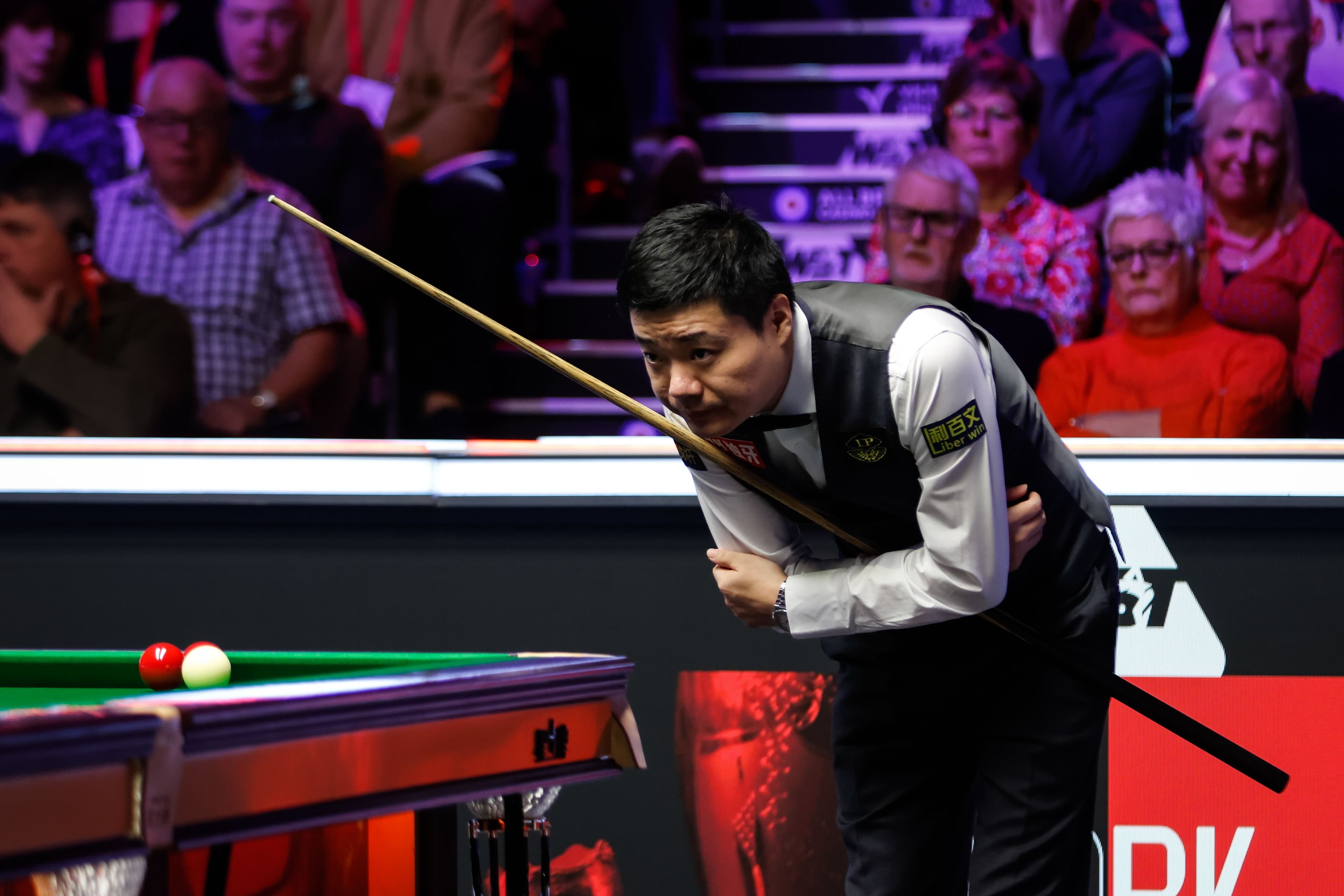 Ding Junhui of China