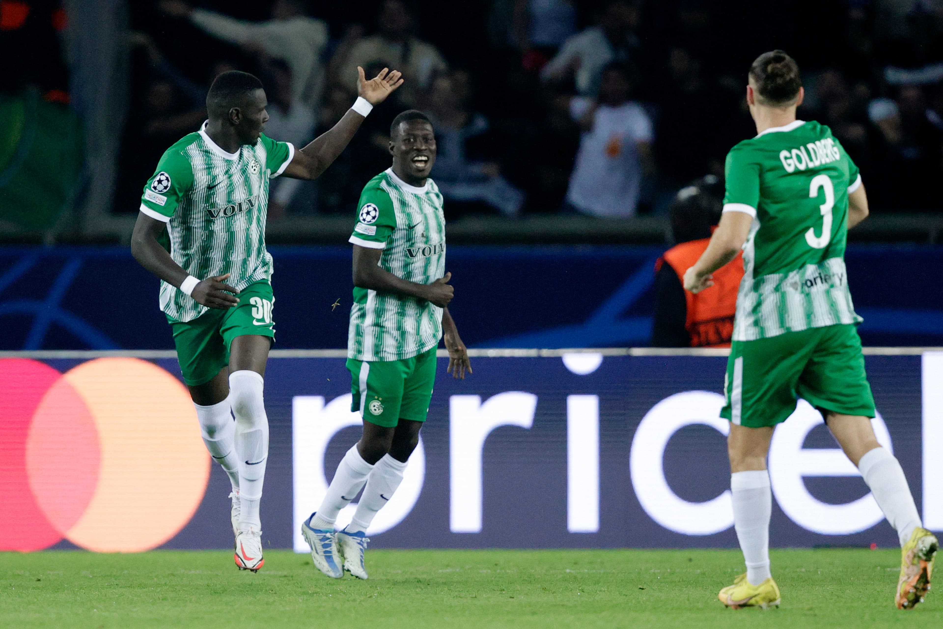 Abdoulaye Seck of Maccabi Haifa celebrates 4-2 with Ali Mohamed of Maccabi Haifa 