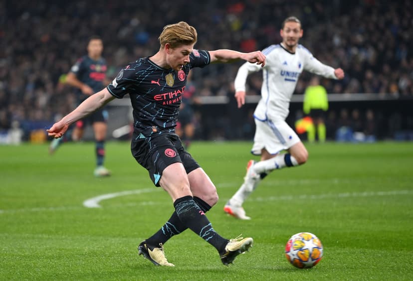 Kevin De Bruyne of Manchester City scores his team's first goal 