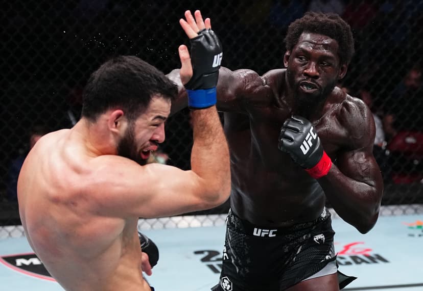 Jared Cannonier punches Nassourdine Imavov