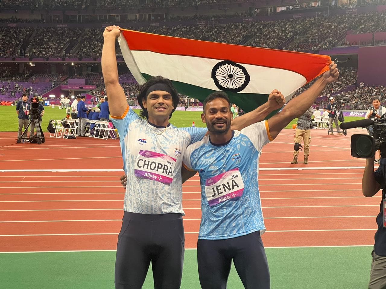 Kishore Jena and Neeraj Chopra.jpeg