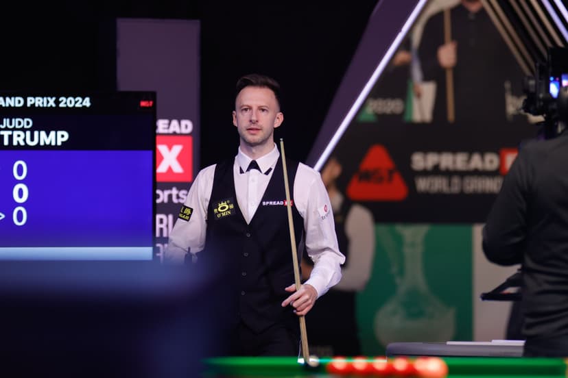 Snooker player in a tournament 