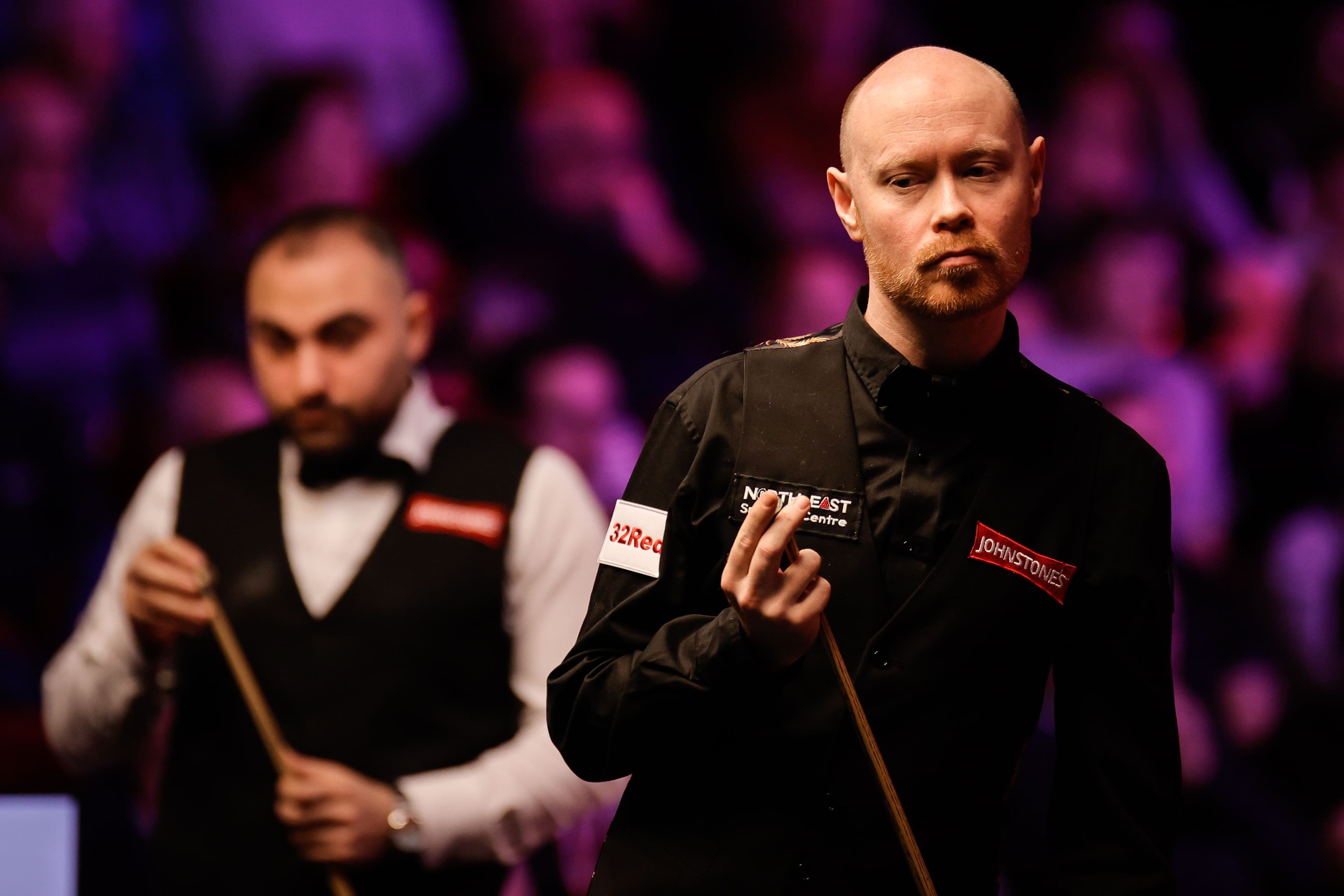 Gary Wilson at a Snooker match