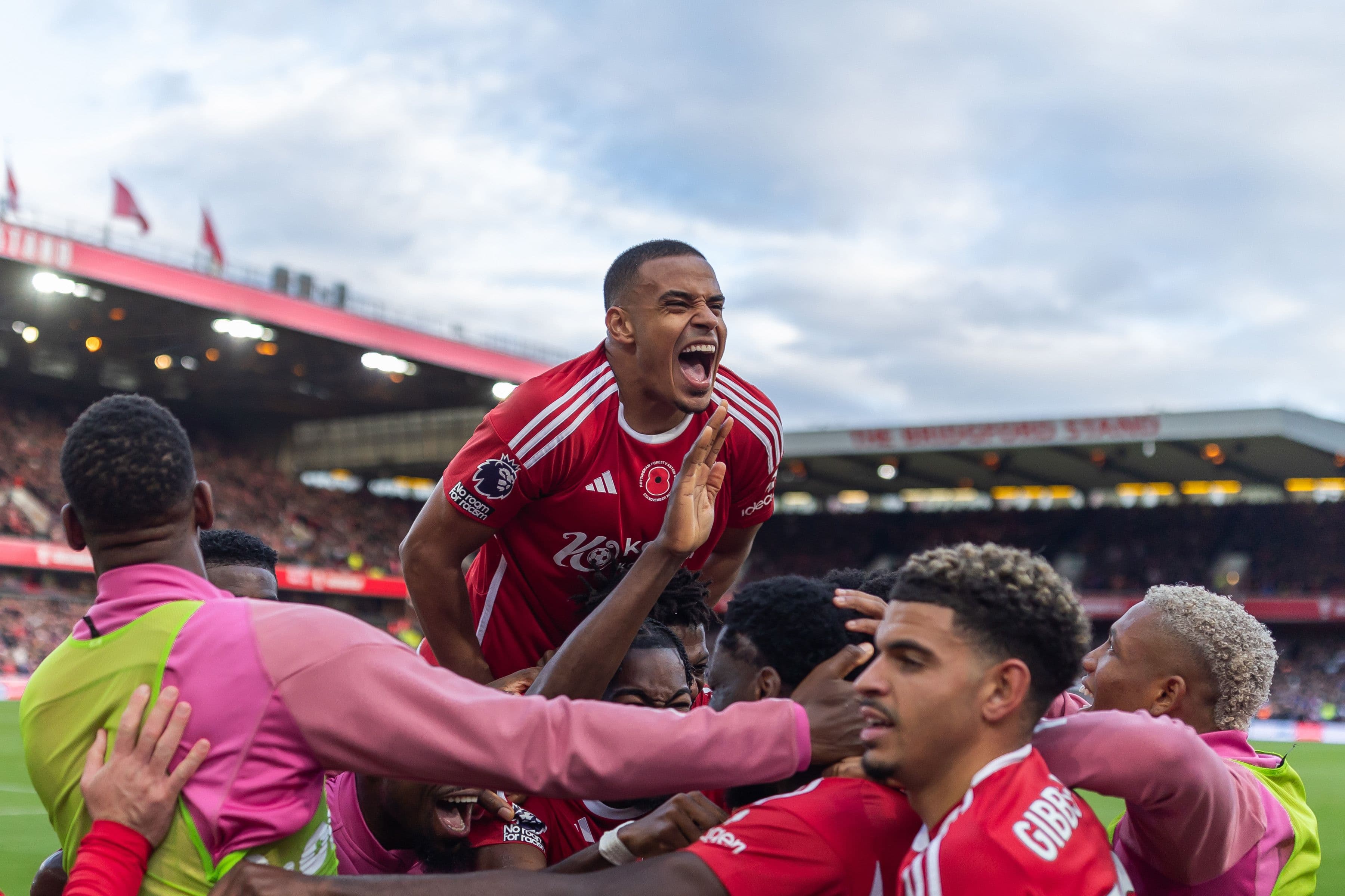 Murillo celebrates Orel Mangala's goal