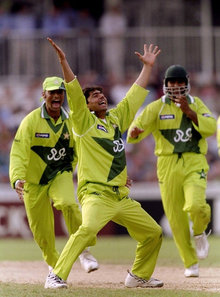 Saqlain Mushtaq Pakistan ODI Bowler.jpeg